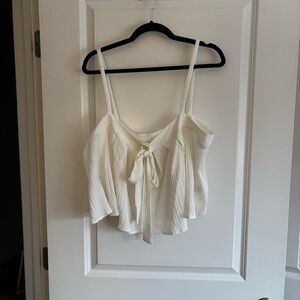 Anthropologie tank with bow